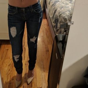 Low rise skinny ripped jeans